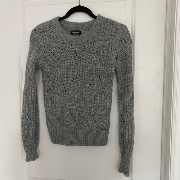 Abercrombie & Fitch grey sweater - XS - Picture 1 of 3